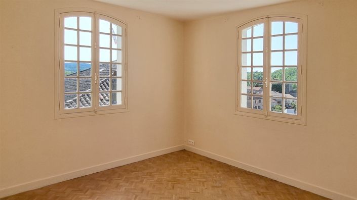 Image No.24-5 Bed House for sale