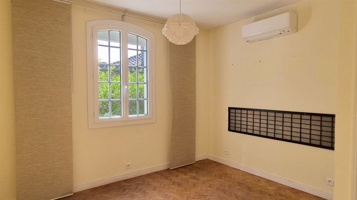 Image No.25-5 Bed House for sale