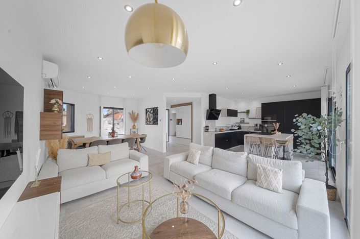 Image No.3-4 Bed House for sale