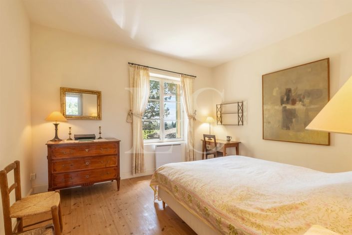 Image No.18-5 Bed House for sale