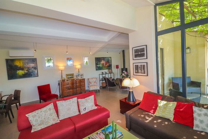 Image No.17-4 Bed House for sale