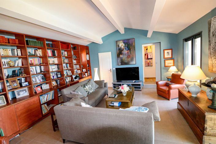Image No.19-4 Bed House for sale