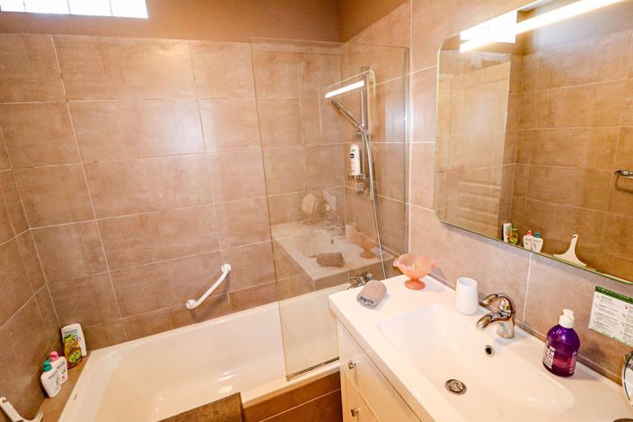 Image No.23-4 Bed House for sale