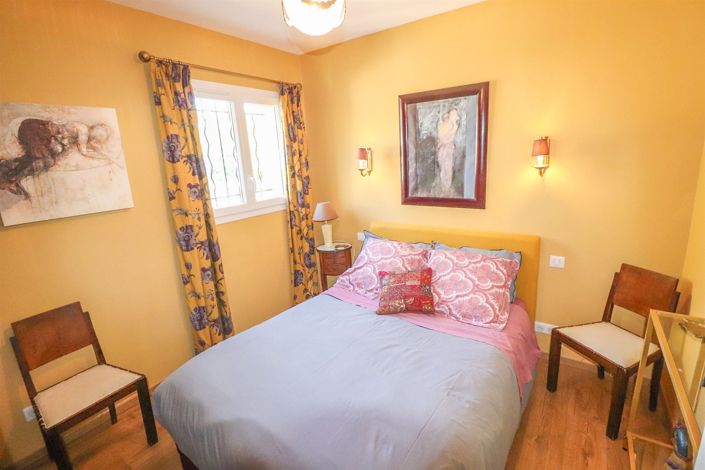Image No.25-4 Bed House for sale