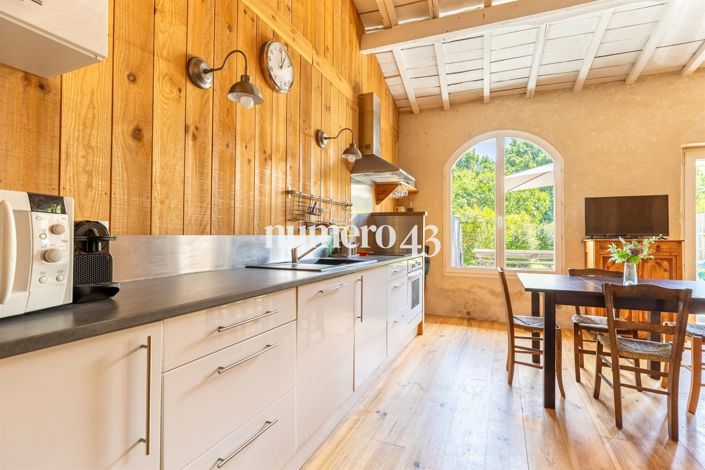 Image No.11-7 Bed House for sale