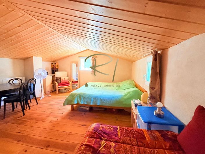 Image No.18-4 Bed House for sale