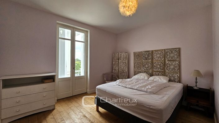 Image No.16-4 Bed House for sale