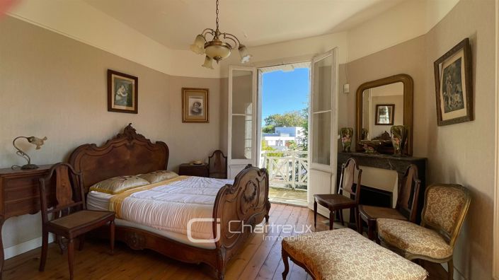 Image No.19-7 Bed House for sale