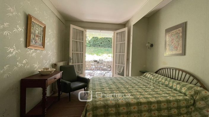 Image No.24-7 Bed House for sale