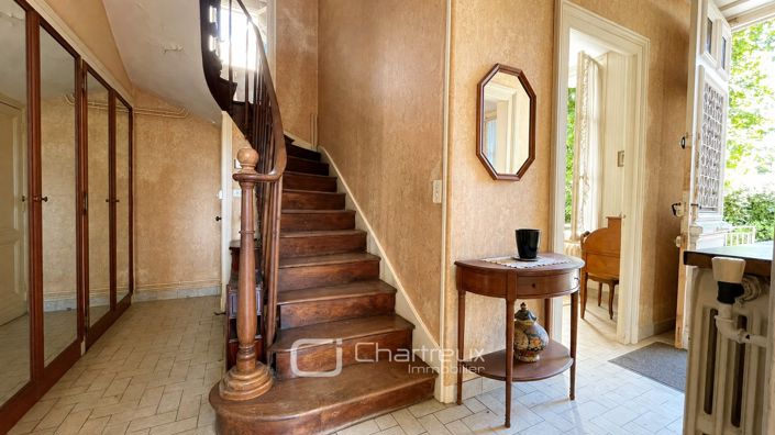 Image No.8-7 Bed House for sale