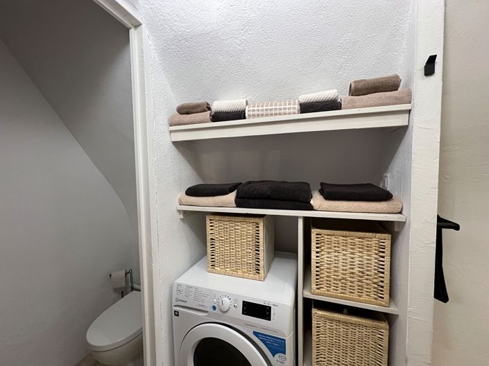 Image No.9-1 Bed House for sale