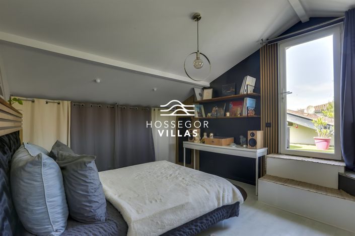Image No.10-3 Bed House for sale