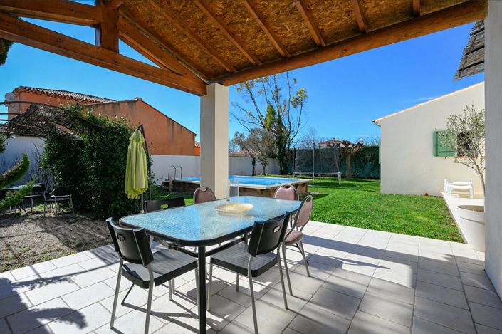 Image No.2-4 Bed House for sale