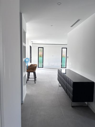 Image No.12-4 Bed House for sale