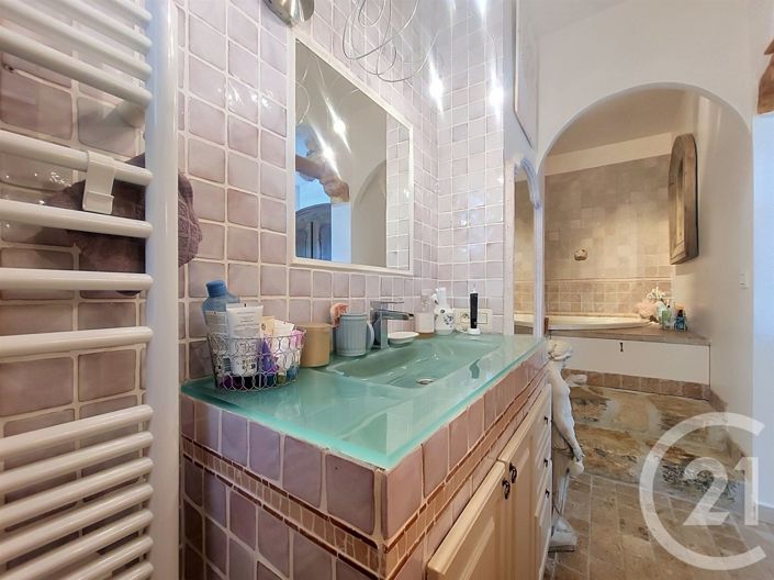 Image No.12-2 Bed House for sale