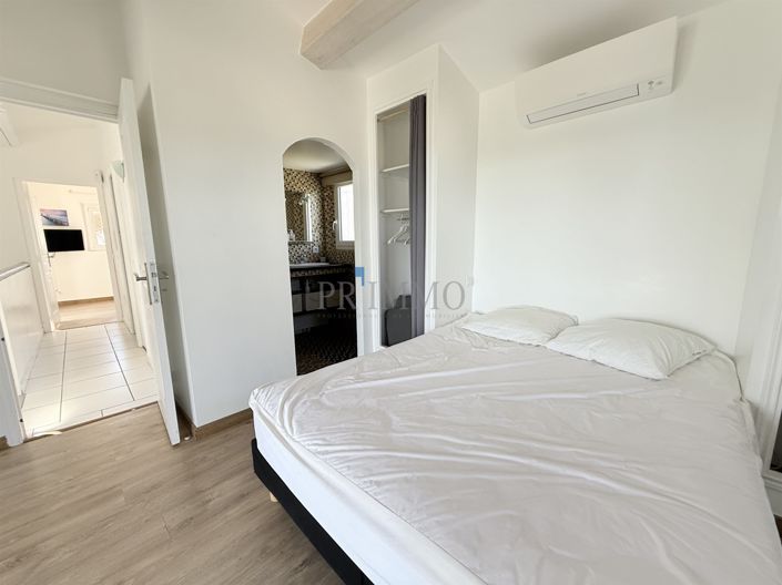 Image No.18-4 Bed House for sale