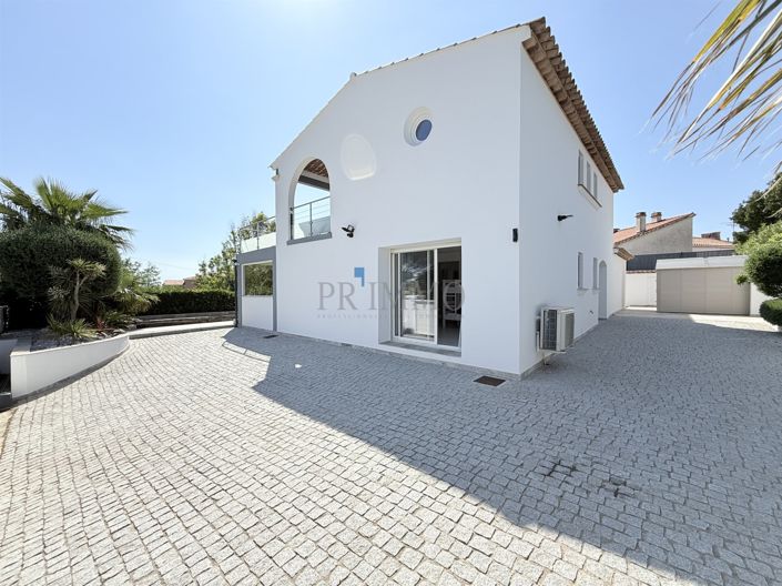 Image No.30-4 Bed House for sale