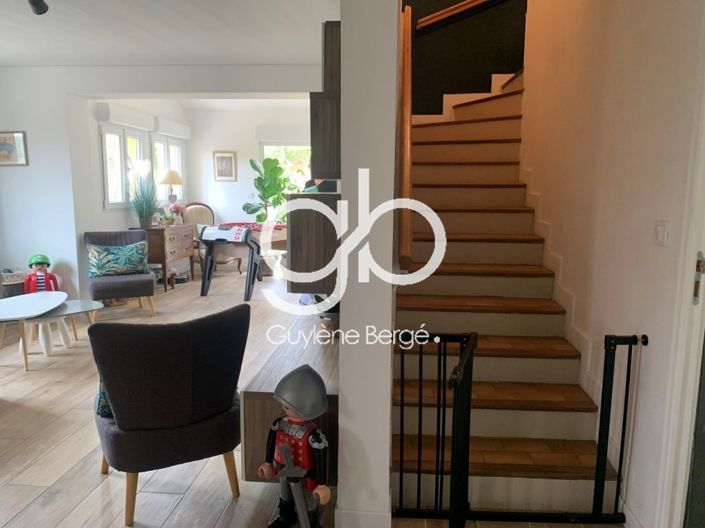 Image No.7-5 Bed House for sale