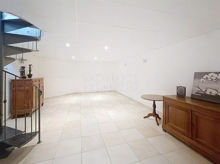 Image No.19-4 Bed House for sale