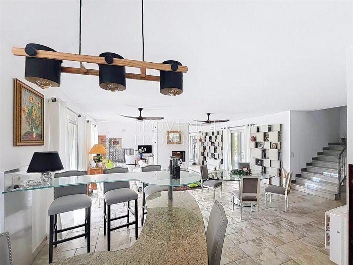 Image No.9-4 Bed House for sale