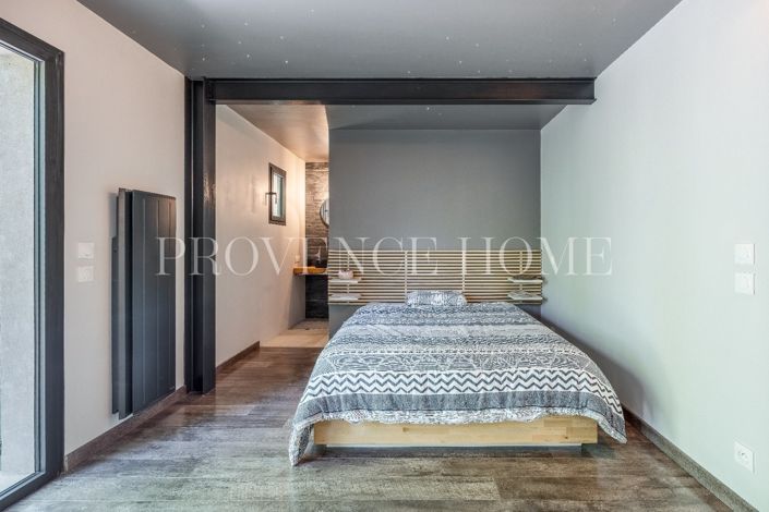 Image No.8-7 Bed House for sale