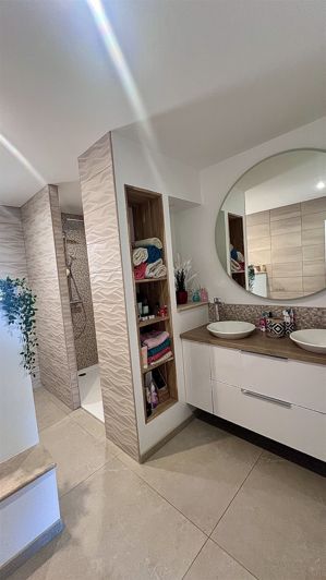Image No.20-4 Bed House for sale