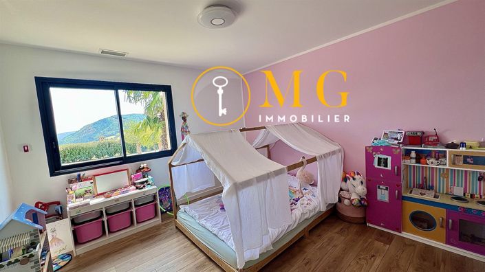 Image No.22-4 Bed House for sale