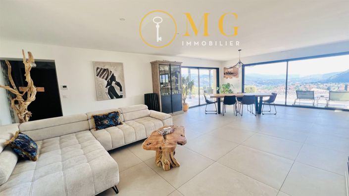 Image No.6-4 Bed House for sale