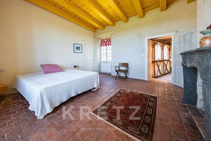 Image No.21-4 Bed House for sale