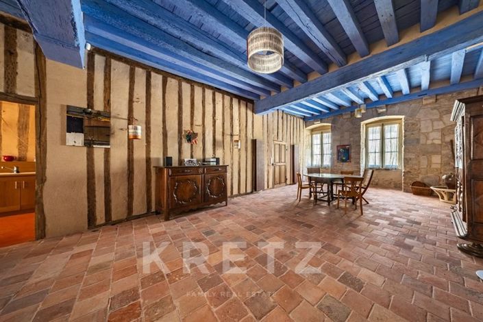 Image No.6-4 Bed House for sale