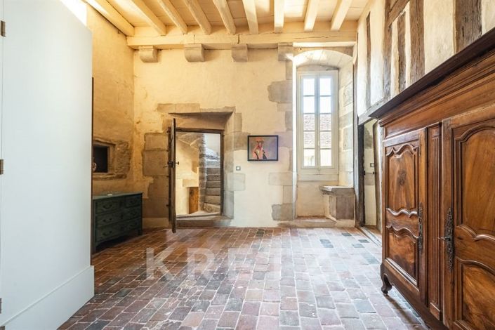 Image No.9-4 Bed House for sale