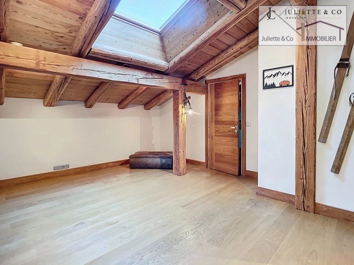 Image No.12-4 Bed Property for sale