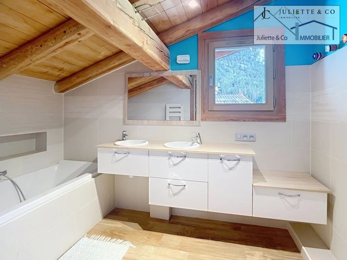 Image No.14-4 Bed Property for sale