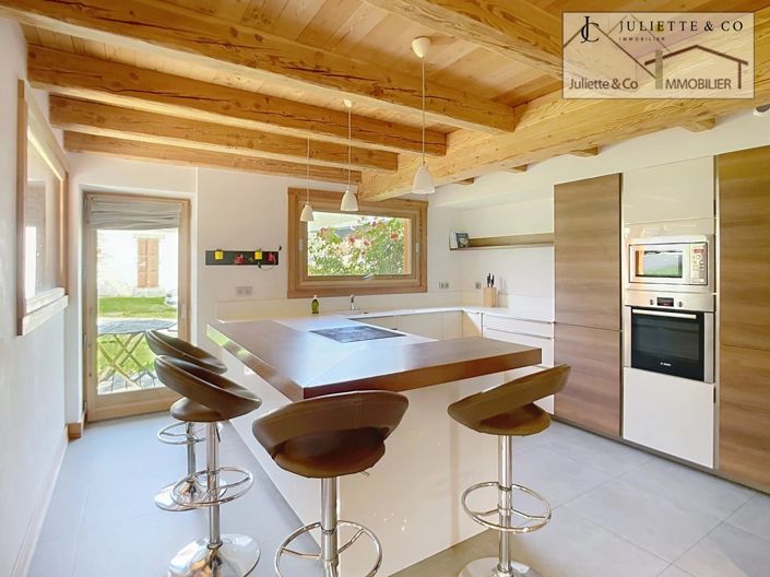 Image No.8-4 Bed Property for sale