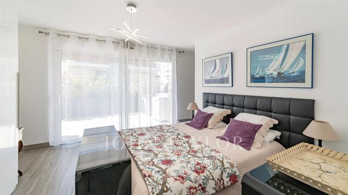 Image No.10-2 Bed Apartment for sale