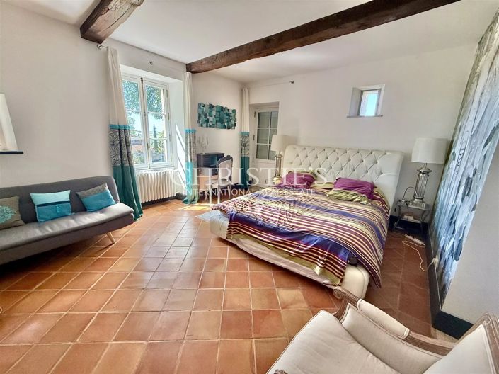 Image No.12-7 Bed House for sale