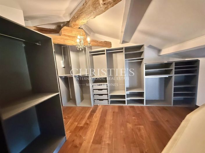 Image No.17-7 Bed House for sale