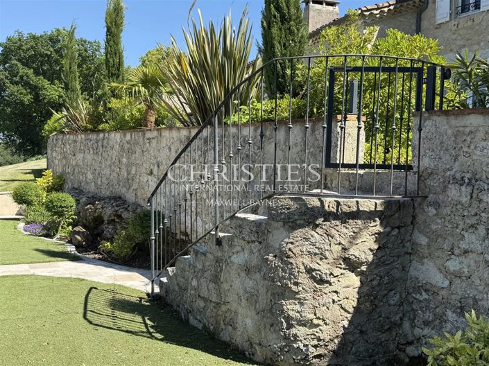 Image No.25-7 Bed House for sale
