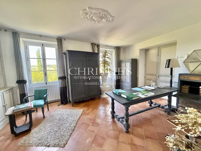 Image No.5-7 Bed House for sale