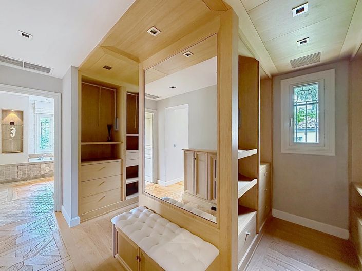 Image No.20-5 Bed House for sale