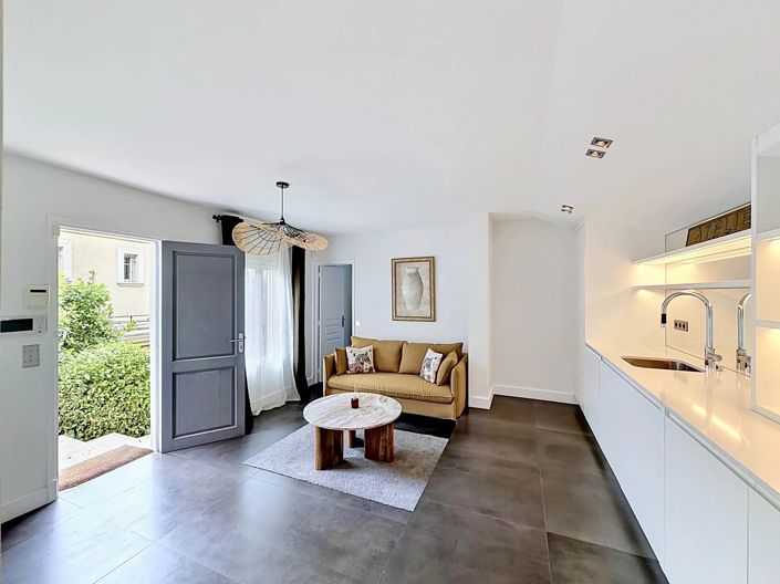 Image No.28-5 Bed House for sale