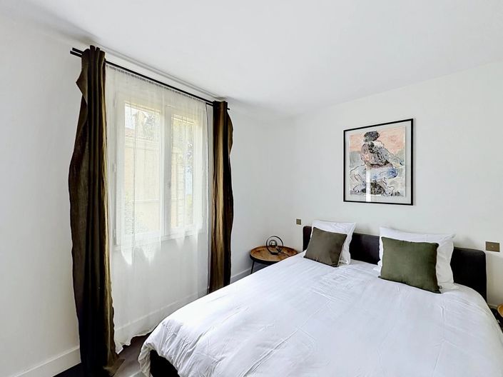 Image No.30-5 Bed House for sale
