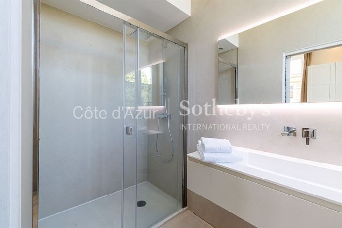 Image No.10-3 Bed Apartment for sale