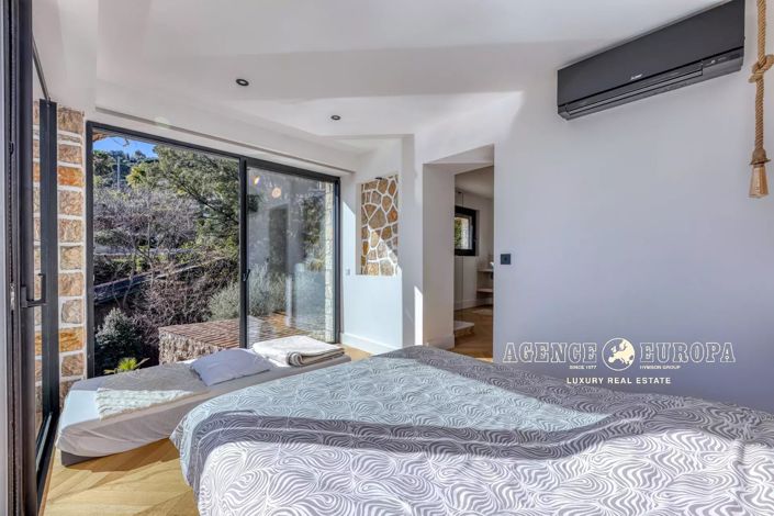 Image No.18-4 Bed House for sale