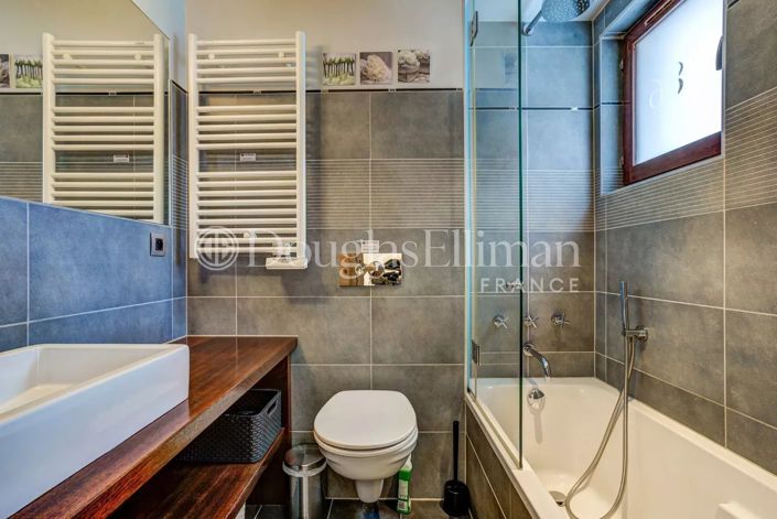 Image No.15-4 Bed House for sale