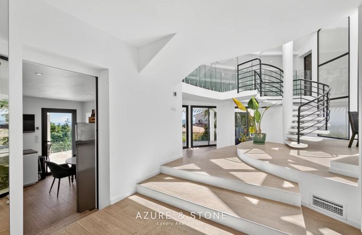 Image No.10-4 Bed House for sale
