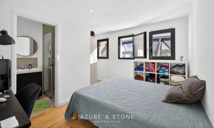 Image No.24-4 Bed House for sale