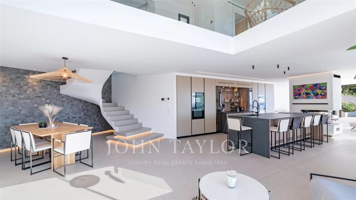 Image No.9-3 Bed House for sale