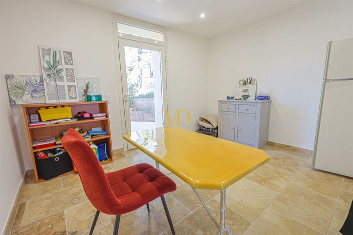 Image No.16-4 Bed House for sale