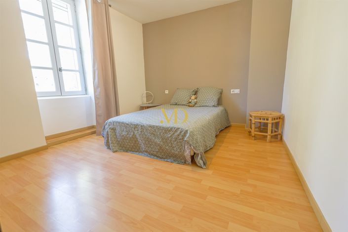 Image No.20-4 Bed House for sale